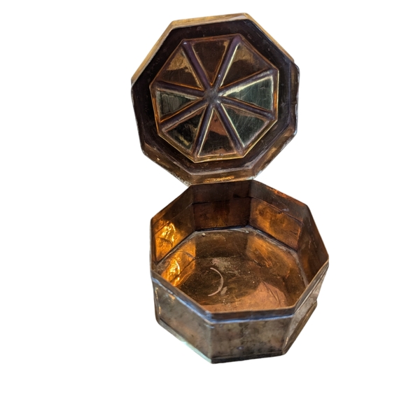 Vintage/Antique Small Brass/Metal Trinket Box - Picture 6 of 14